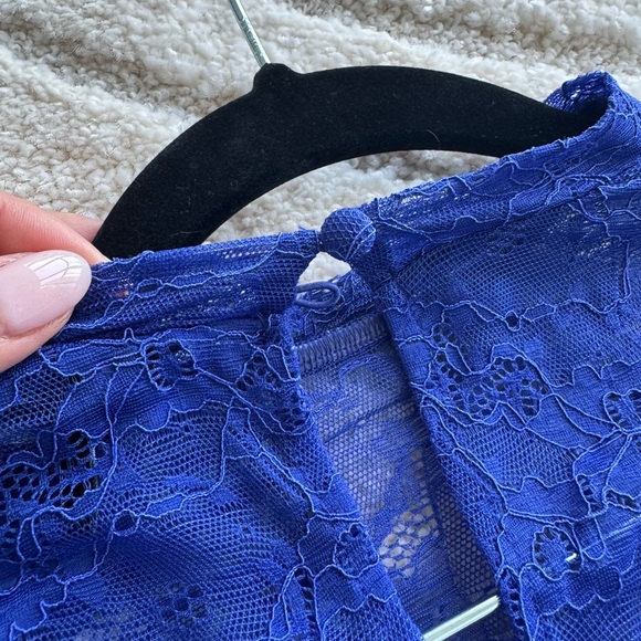 MARCIANO Royal Blue Lace Long Sleeve Bodysuit - Picture 6 of 6